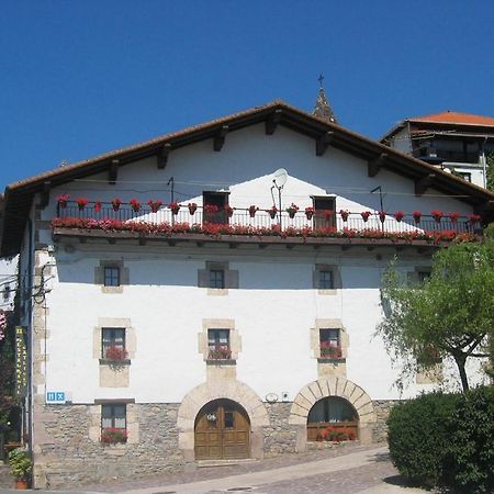 Hostal Ezkurra Экстерьер фото